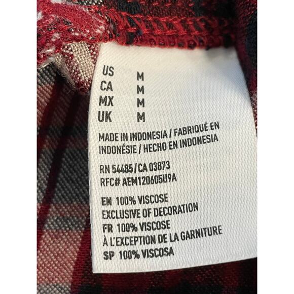 American Eagle Outfitters red plaid flannel boyfriend fit Medium long sleeved - Picture 3 of 8